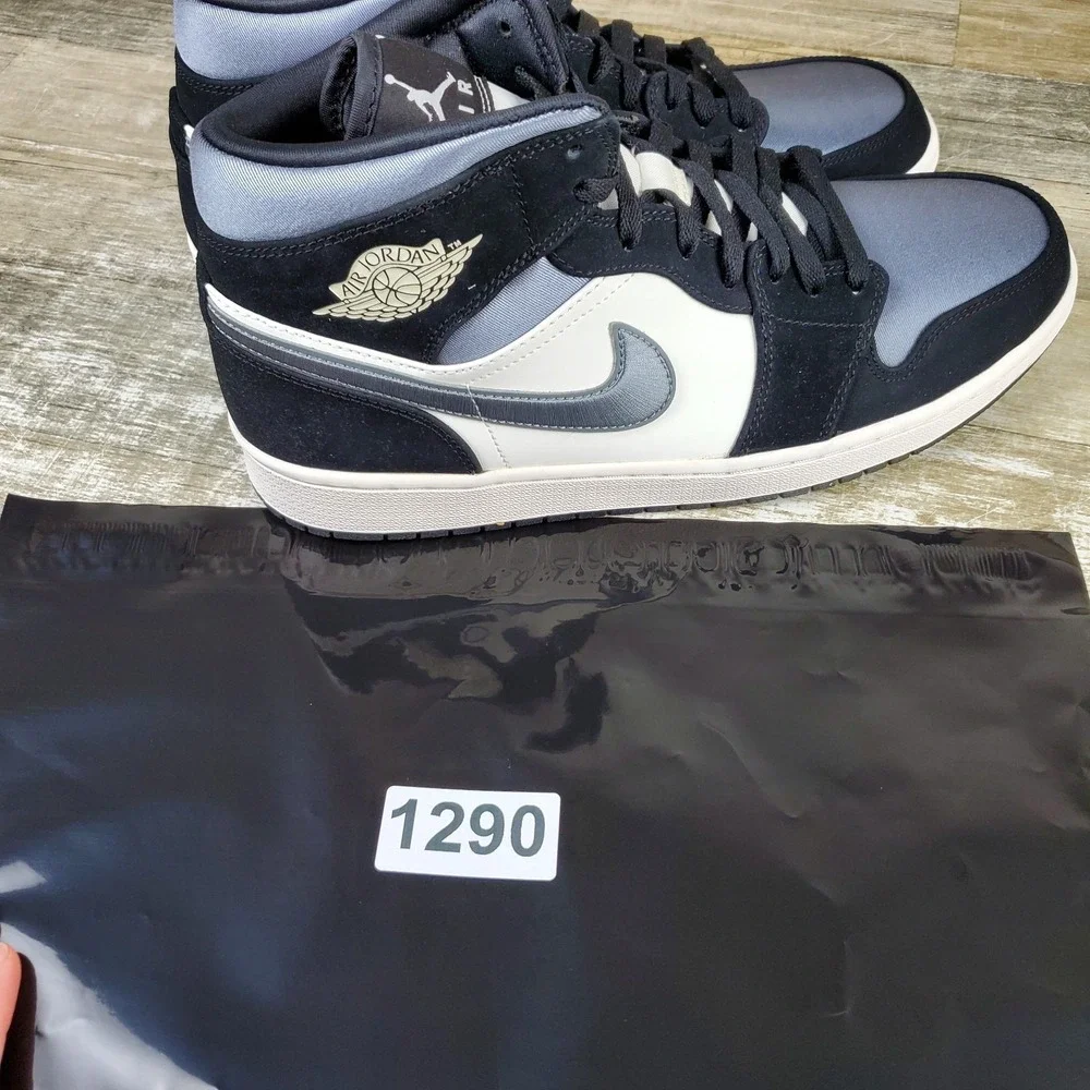 Nike Air Jordan 1 Mid SE Mens Shoes Sz 12 Black Smoke Gray Sail Basketball